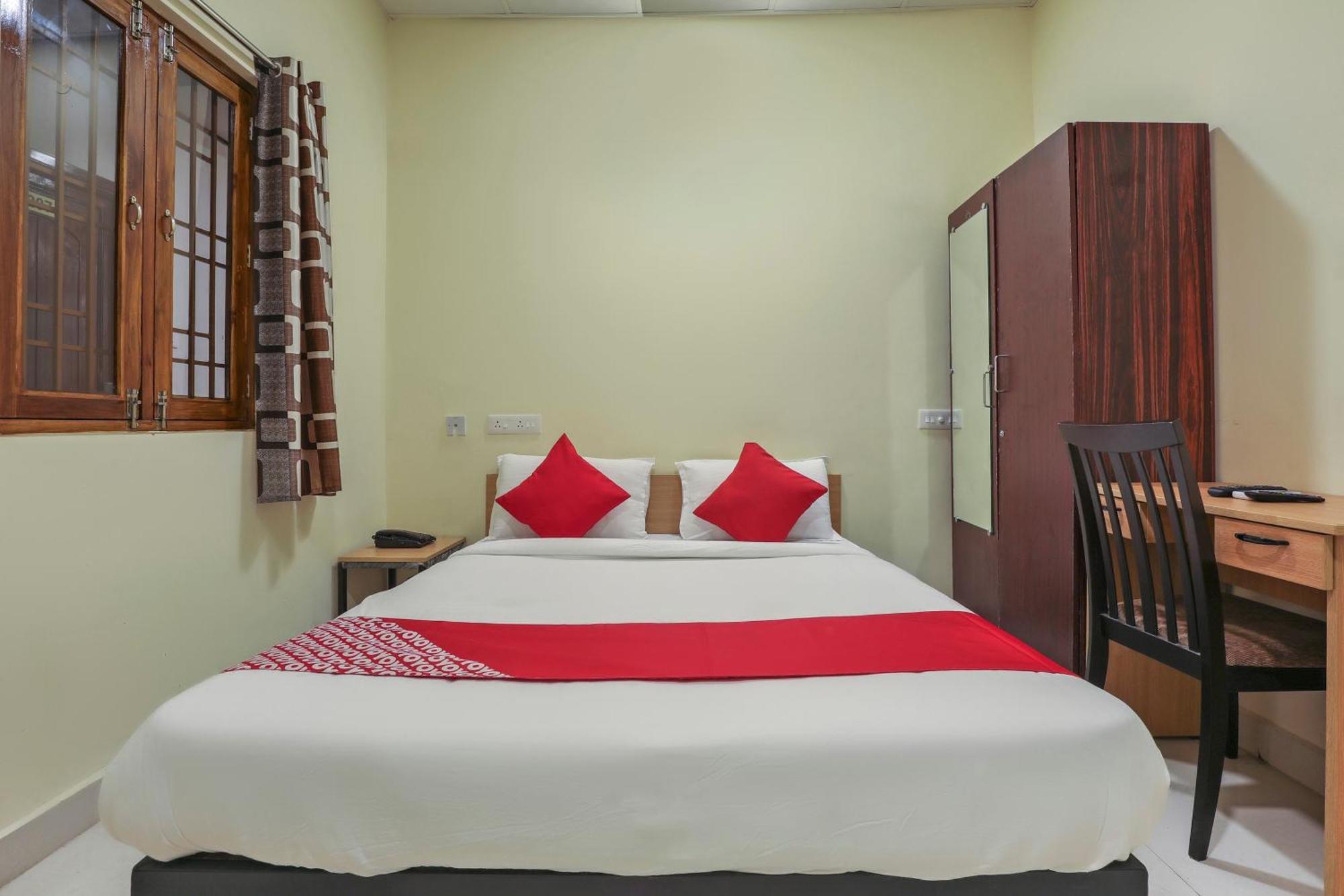 Hotel O Om Sakthi Hotel Pondicherry Exterior foto