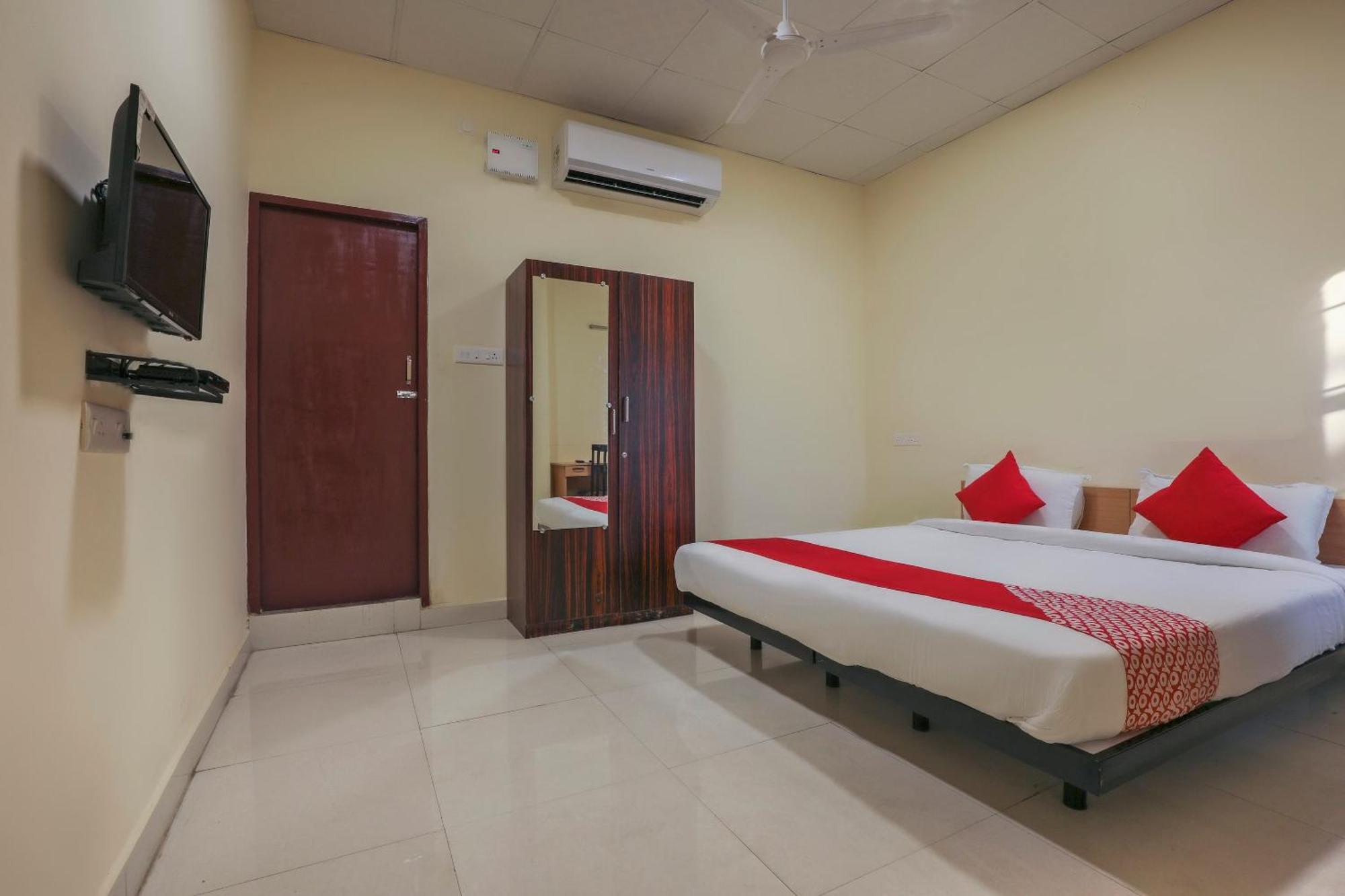 Hotel O Om Sakthi Hotel Pondicherry Exterior foto