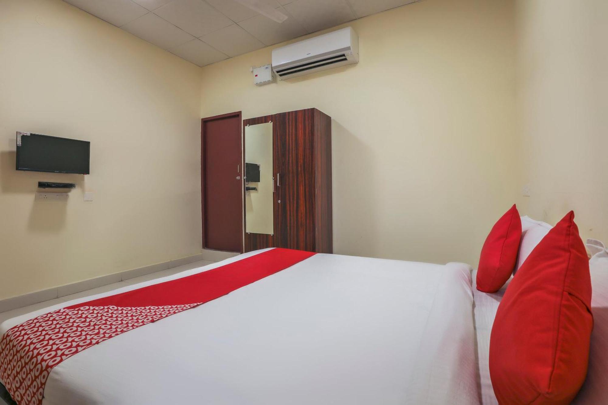 Hotel O Om Sakthi Hotel Pondicherry Exterior foto